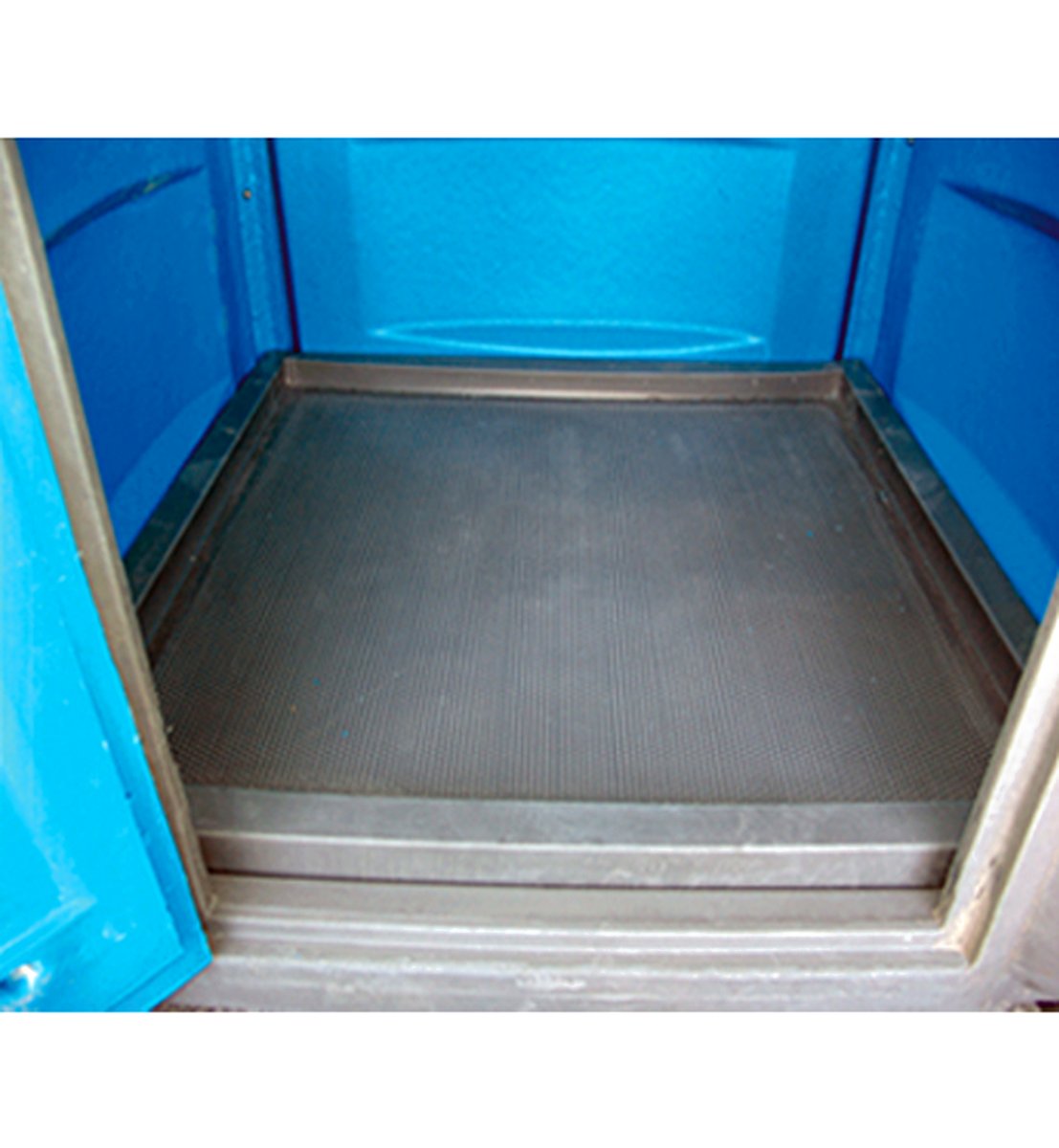 Portable shower Model 2000 cabin, alternate exterior angle